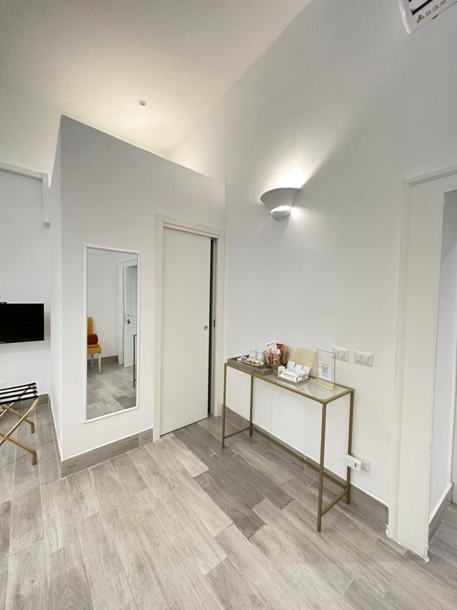 Maison M Napoli Boutique Rooms Exterior photo