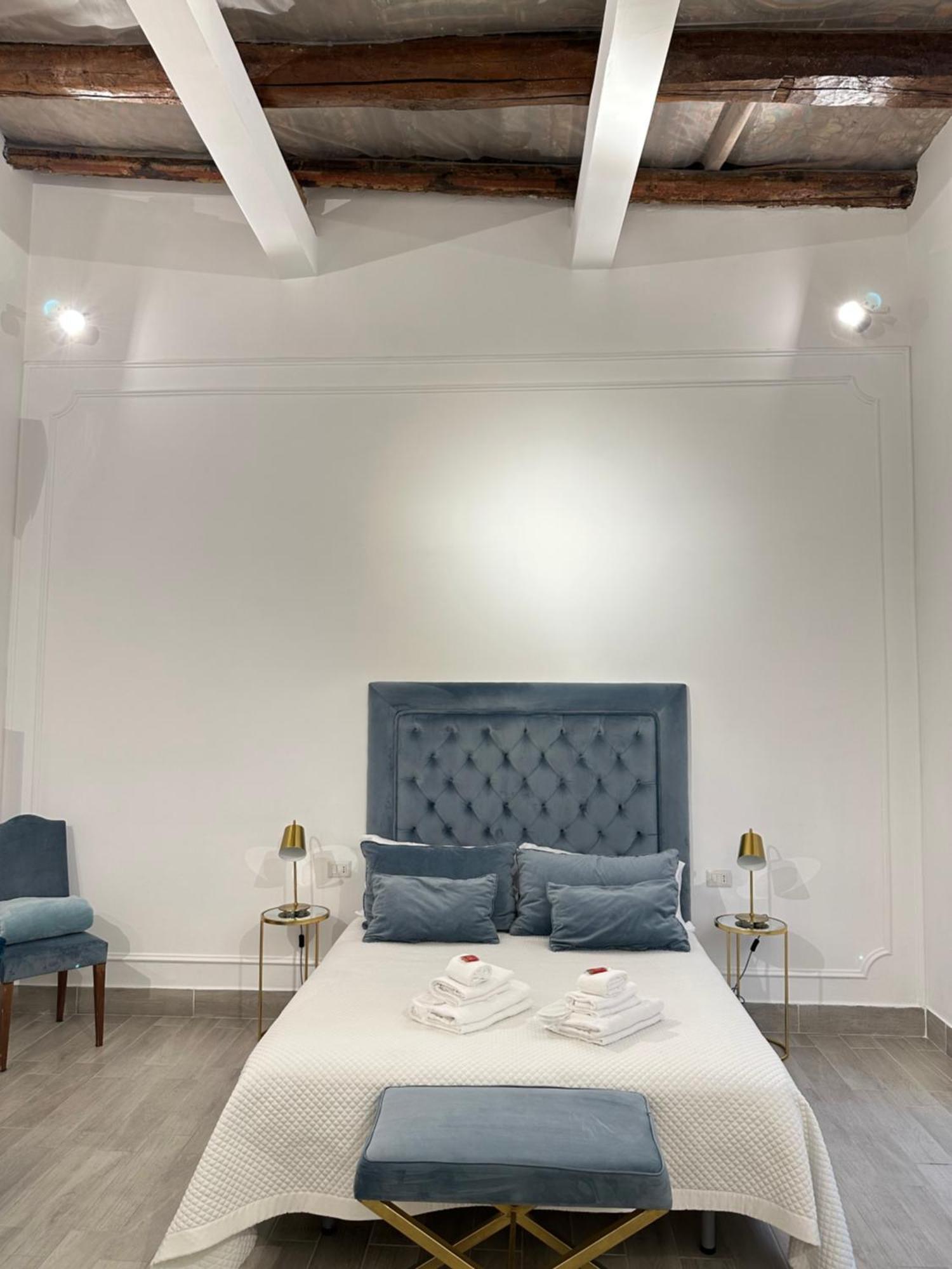 Maison M Napoli Boutique Rooms Exterior photo